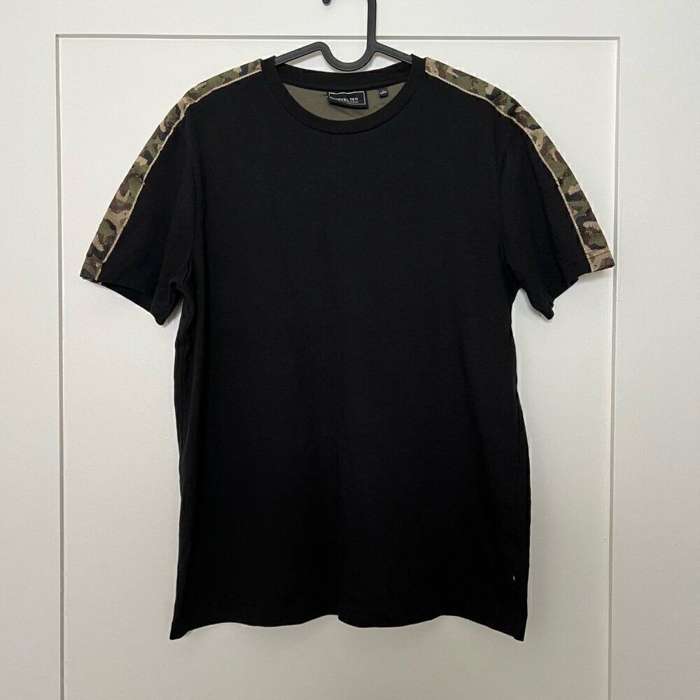 Level Ten Unisex Small T-Shirt Black Camo Camouflage Shoulders Short Sleeve